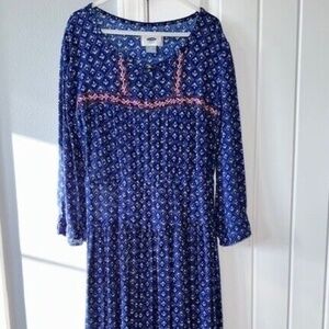 Old Navy. Girls Long sleeved dress. Size Medium 8. Blue. Lightweight Worn once.